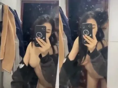 Gái xinh vú đẹp địt trộm ny cho thằng bạn thân xxx trong toilet